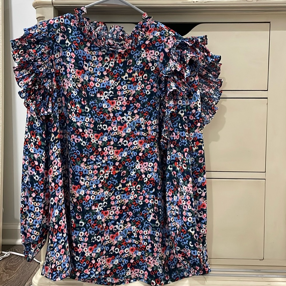Jodifl floral top. Size large. Has ruffle collar and at the shoulder!